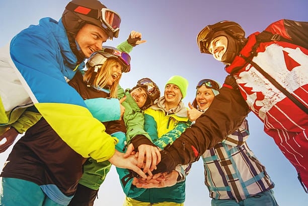 RESERVA 1 DÍA COMPLETO PARA TU FAMILIA O AMIGOS DE CLASES SKI O SNOWBOARD